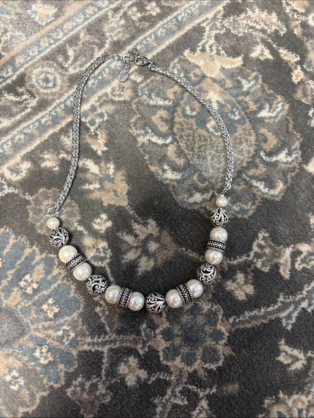 Elegant Silver-Tone Faux Pearl Bead Necklace - Picture 6 of 6